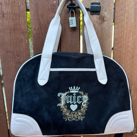 Juicy Couture Handbags - Juicy Couture HERITAGE DOME WEEKENDER